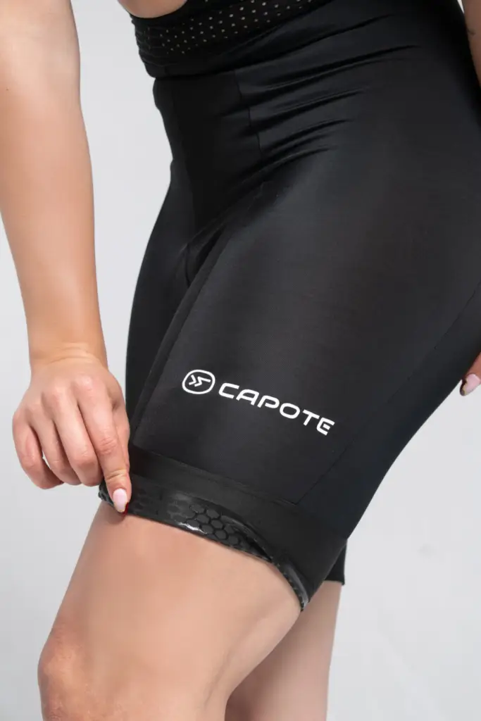 2 – LICRA DE CICLISMO LIGHT CORTA NEGRA – MUJER