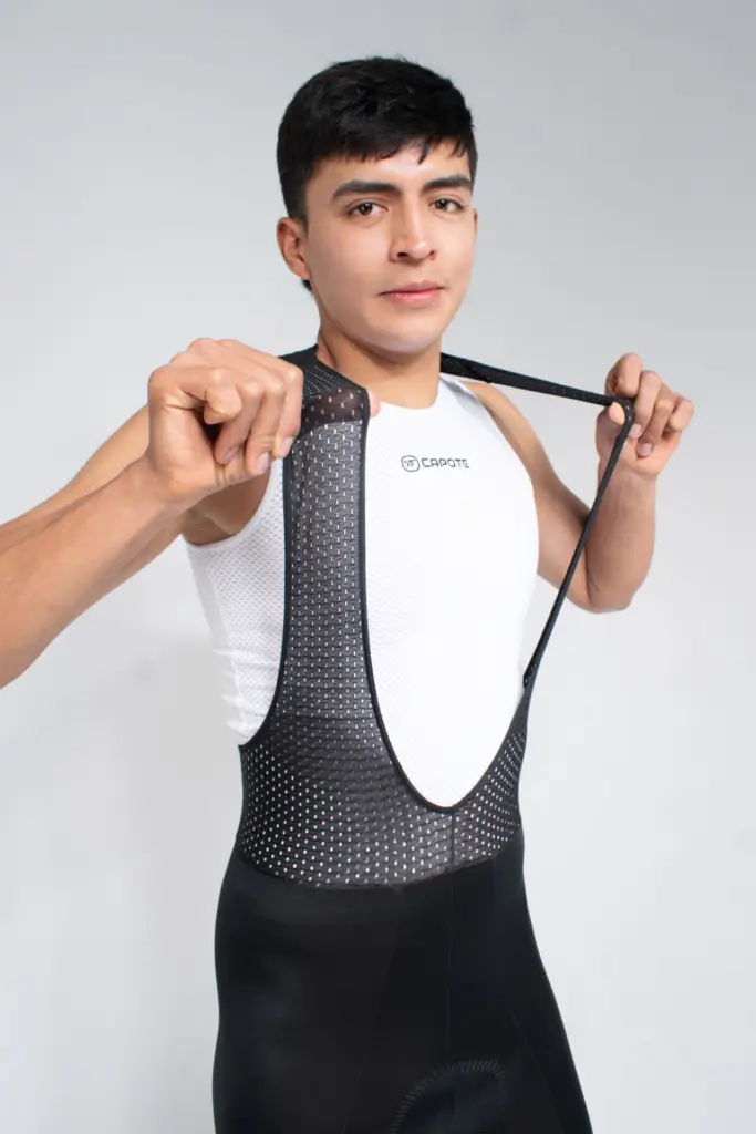 5 – LICRA DE CICLISMO LIGHT CORTA NEGRA – HOMBRE
