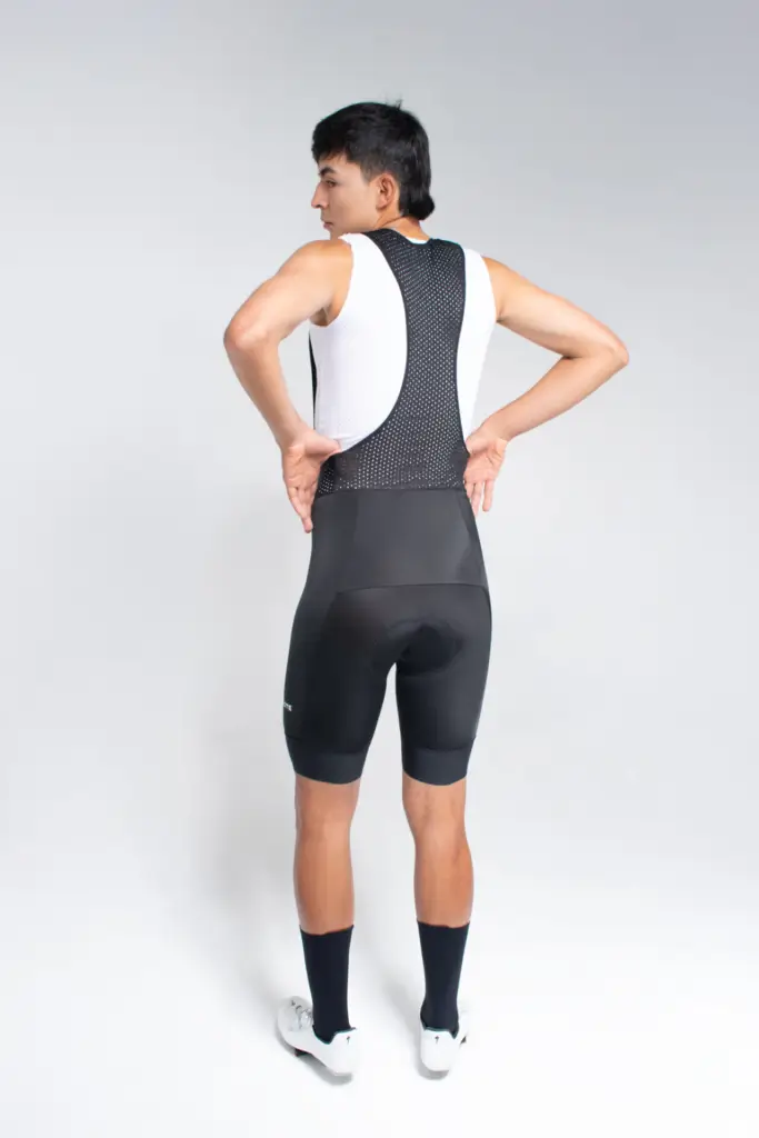 6 – LICRA DE CICLISMO LIGHT CORTA NEGRA – HOMBRE