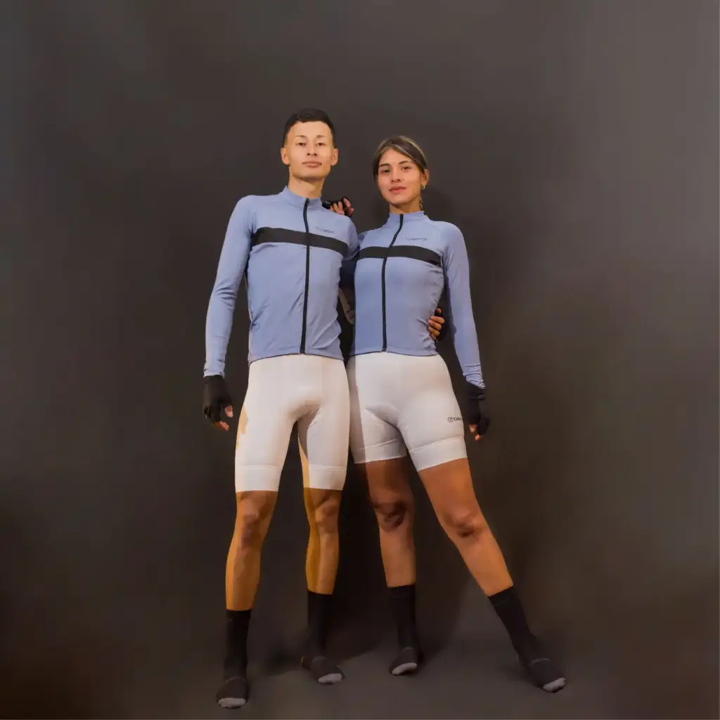 CHAQUETA-DE-CICLISMO-TERMICA-BLACK-LINE-PAREJA-FRENTE