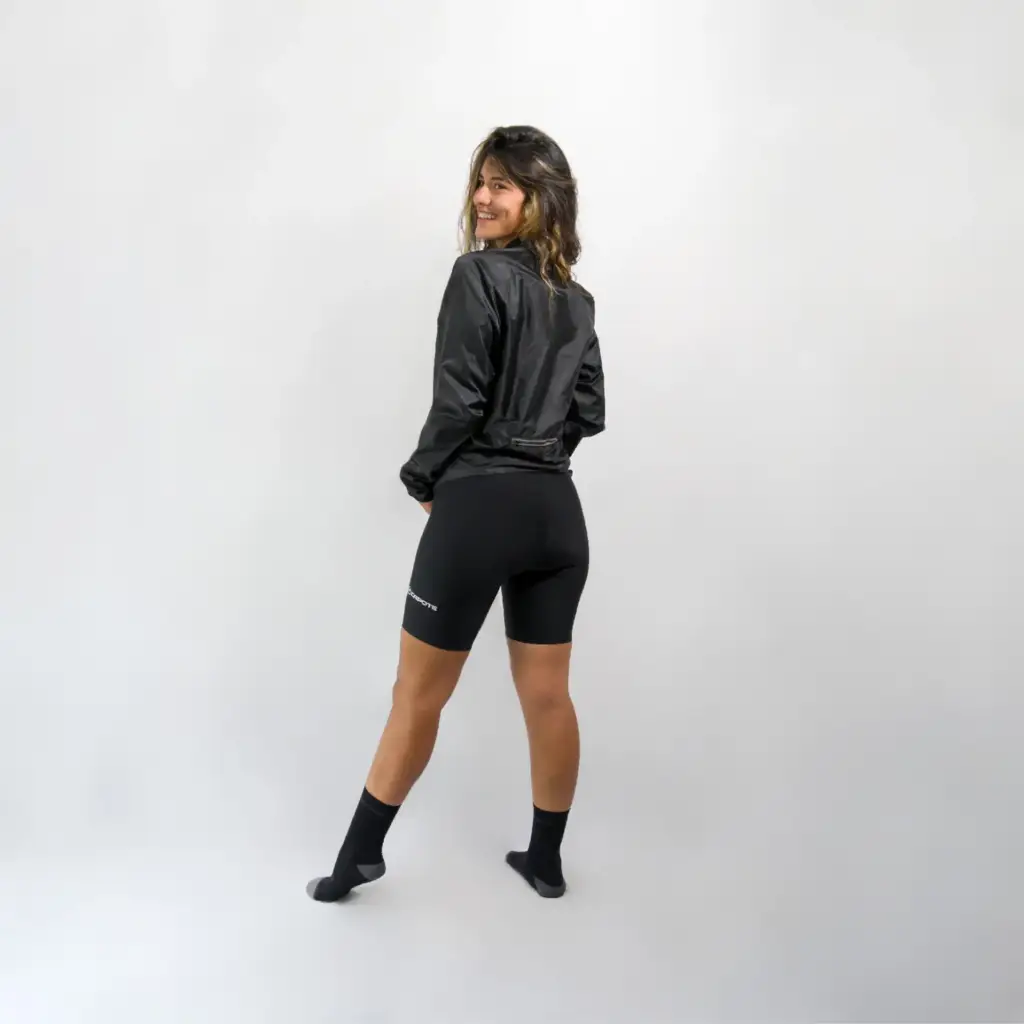 Chaqueta-Rompevientos-Negra_FSo_1