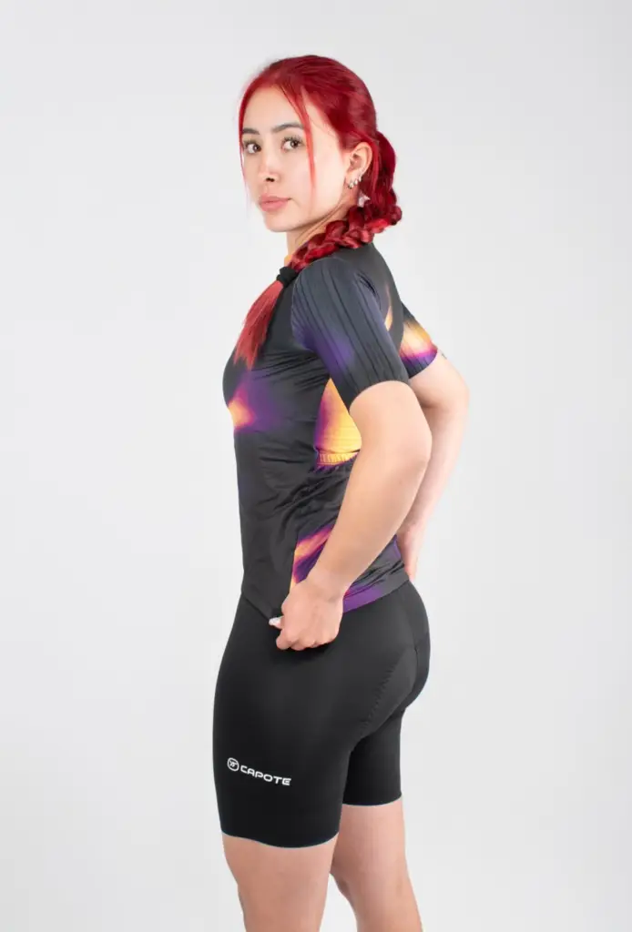 5. JERSEY DE CICLISMO NEBULA ECLIPSE – CAPOTE – MANGA CORTA – MUJER – LATERAL