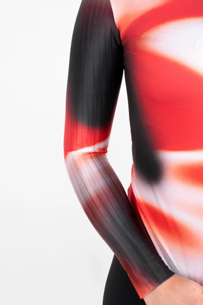 5. JERSEY DE CICLISMO NEBULA INFERNO – CAPOTE – MANGA LARGA – MUJER – DETALLE