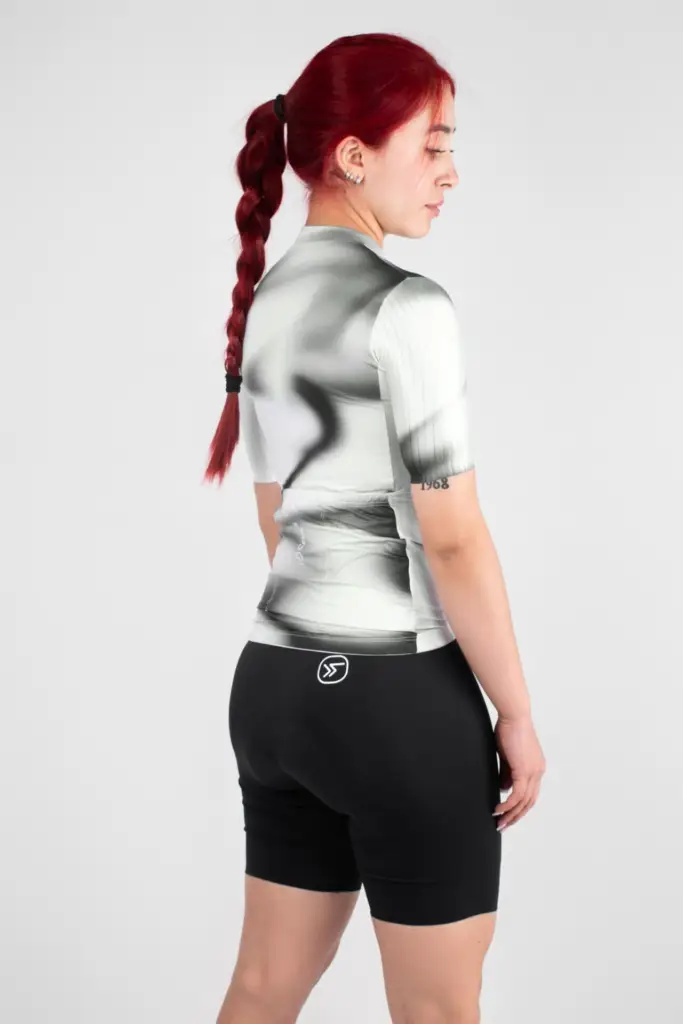 5. JERSEY DE CICLISMO NEBULA PHANTOM – CAPOTE – MANGA CORTA – MUJER – LATERAL